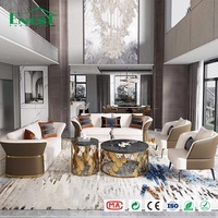 Ensemble complet de mobilier de salon crème et or : Canapé en cuir avec table basse en marbre – Solution tout-en-un pour mobilier de villa