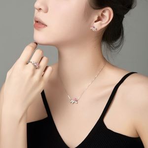 Collares con Colgante de Circonita Cúbica 5A con Diseño de Lazo y Cadena de Eslabones Chapada en Rodio de Plata S925, Regalos Elegantes para el Día de San Valentín 2024 de Dylam - Product Image 3