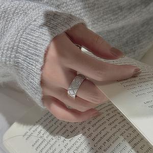 Anillo Cuadrado de Plata Pura S925, Estilo Vintage, Diseño Simple y Elegante, Anillo Abierto Cepillado con Incrustaciones para Bebés - Product Image 3