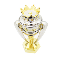 Trophée de base en métal de haute qualité logo en métal doré trophée de couronne de football personnalisé