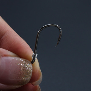 Accesorios de pesca con doble anzuelo de alambre de acero para pesca en agua salada con línea resistente y doble anzuelo. - Product Image 2