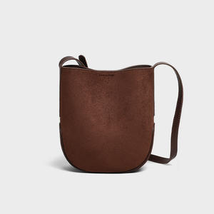 Sac bandoulière en cuir pleine fleur véritable, finition aspect daim marron, silhouette seau minimaliste, directement de l'usine, idéal pour offrir - Product Image 1
