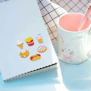 Parche Adhesivo Pequeño con Diseño de Donut, Pan, Perrito Caliente y Bebidas para Decorar Ropa, Zapatos y Sombreros - Product Image 2