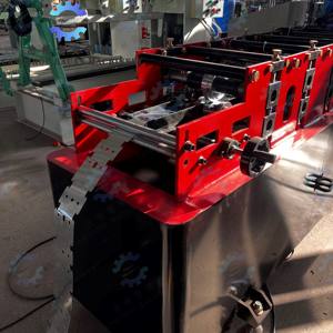 Máquina Automática de Alta Eficiencia para Fabricación de Paneles Fríos y Perfiles Ligeros con PLC, Caja de Cambios y Bomba de Motor - Product Image 4