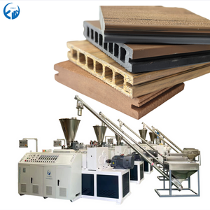 Ligne de production d'extrusion entièrement automatique pour panneaux muraux, plafonds, revêtements de sol, clôtures et profilés en WPC (bois-plastique) et PE (polyéthylène) - Extrudeuses de plastique - Product Image 1