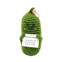 Jouet en fil acrylique tricoté à la main en forme de concombre, pendentif mignon en forme de légume ou de fruit, décoration porte-bonheur pour Pâques, baptême, félicitations