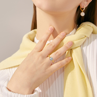 Vente en gros de bijoux en or Bague de fiançailles classique à 4 griffes 1.5ct D VVS1 Princesse Mossanite avec diamant en argent 925 en or 14K