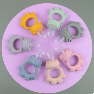 Bavoir réglable en silicone pour bébé doux sans PVC sans BPA sans gâchis Solution d'alimentation et de dentition sûre à l'heure des repas - Product Image 1
