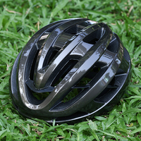 Casque de vélo de route léger à double sport Design respirant de haute qualité pour hommes et femmes Cyclisme en plein air équitation