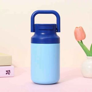 Stainless Steel Tumbler With Modern Design and Vacuum Insulation - Product Image 3