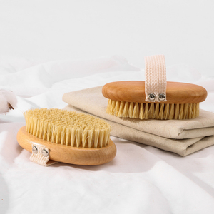 Vente en gros de brosse de bain en sisal végétalien avec logo personnalisé forme ovale pour peau sèche manche en bois sac de luffa <span class=keywords><strong>nettoyant</strong></span> pour le corps pour la douche - Product Image 2