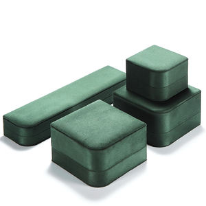 マイクロファイバーベルベットボックスは、ダイヤモンド用の高級チャンピオンシップジュエリーボックスパッケージリングディスプレイボックスをカスタマイズします - Product Image 1