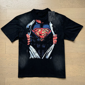 Camiseta negra de manga corta para hombre con estampado de calavera y cuchillo, estilo urbano, cuello redondo, corte regular, 100% algodón jersey. - Product Image 5