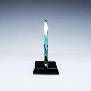 2023 Décoration commerciale trophée en cristal vierge personnalisé Trophée en verre