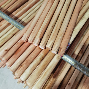 Venta al por mayor de mangos de madera barnizada para escobas y fregonas, artículos para el hogar por menos de 1 dólar, mangos de madera en oferta, escobas al por mayor - Product Image 3