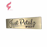 Accessoires de logo de marque personnalisés en zinc de haute qualité, design de lettres métalliques, finition gaufrée/gravée, placage sans nickel, luxe