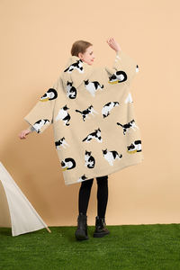 เสื้อฮู้ดผ้าฟลีซเนื้อนุ่ม อุ่นสบาย สไตล์ผ้าห่ม สำหรับผู้ใหญ่ แบบสวมใส่ได้ 男女兼用 ผลิตตามสั่งจากโรงงาน ราคาประหยัด คุณภาพดี - Product Image 2