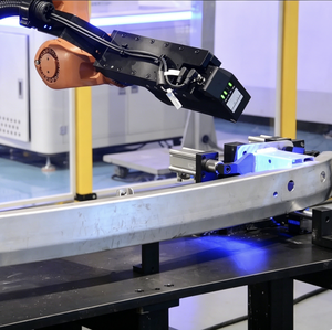 Bras robotique à 6 axes de haute efficacité certifié CE KR70 R2100-2 70 kg 2100 mm avec laser pour l'inspection automobile - Product Image 4