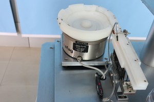 Alimentador Vibratório de Alta Velocidade CNC para Peças Plásticas - Product Image 3