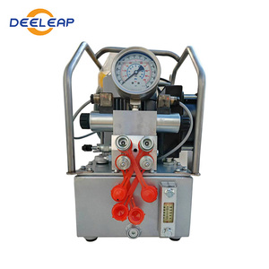 Pompe hydraulique manuelle double effet 700 bars, déplacement 7,6 L, 0,8 L/min, modèle PED204 - Product Image 5