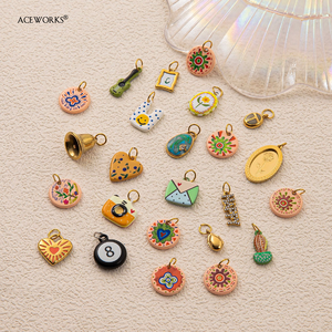 ชาวเผ่าเทอร์ราคอตต้า |   จี้ห้อยเคลือบทอง 18K PVD ทำจากสแตนเลสเคลือบสีด้วยมือ ลายศิลปะพื้นบ้าน |   กันน้ำและไม่หมองคล้ำ - Product Image 3