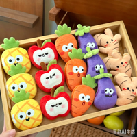 Porte-clés lumineux en peluche mignon en forme de fruit, pendentif souple pour sac à dos, pour filles, vente en gros, personnalisable OEM