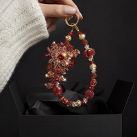 Lujoso Colgante para Teléfono con Flores Rojas y Cuentas, Llavero de Cristal con Pedrería Dorada, Colgante para Bolso, Joyería Hecha a Mano al por Mayor