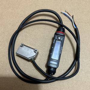 เซ็นเซอร์เลเซอร์โฟโตอิเล็กทริกของแท้จาก KEYENCE รุ่น LR-X50 LR-X100 LR-X50C LR-X100C LR-X250 LR-X250C ขายดี รุ่นใหม่ - Product Image 2
