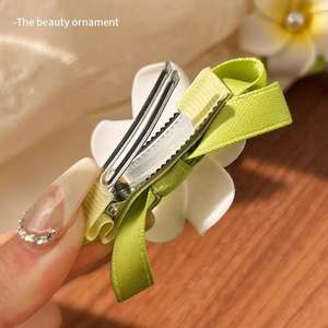 Qianjin <span class=keywords><strong>Seaside</strong></span> Flower Accesorios para el cabello Set Plumeria Horquilla Anillo para el cabello Tocado Clip lateral para niñas Flequillo Frente Peinado - Product Image 2