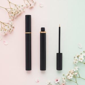 Yelash líquido-líquido de descarga mpty luminum, UBE Ye osmetics, yelash ssence - Product Image 1