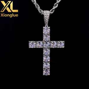 Collar con Colgante de Aleación de Cobre Brillante con Cadena de Cuerda Chapada en Oro de 18K, Diseño de Cruz con Circonita Grande, Estilo Punk Unisex, Mejor Calidad - Product Image 3