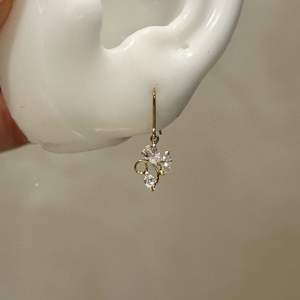 Pendientes Colgantes de Plata Pura S925, Estilo Japonés, Diseño Ligero de Lujo Feng Shui con Diamante Ojo de Caballo, Estilo Corte Elegante - Product Image 4