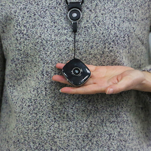 2G 3G 4G SOS nút gọi khẩn cấp trẻ em động vật trẻ em GPS <span class=keywords><strong>Tracker</strong></span> cho người già an toàn GPS theo dõi dây đeo cổ tay đồng xu Kích thước GPS <span class=keywords><strong>Tracker</strong></span> - Product Image 3