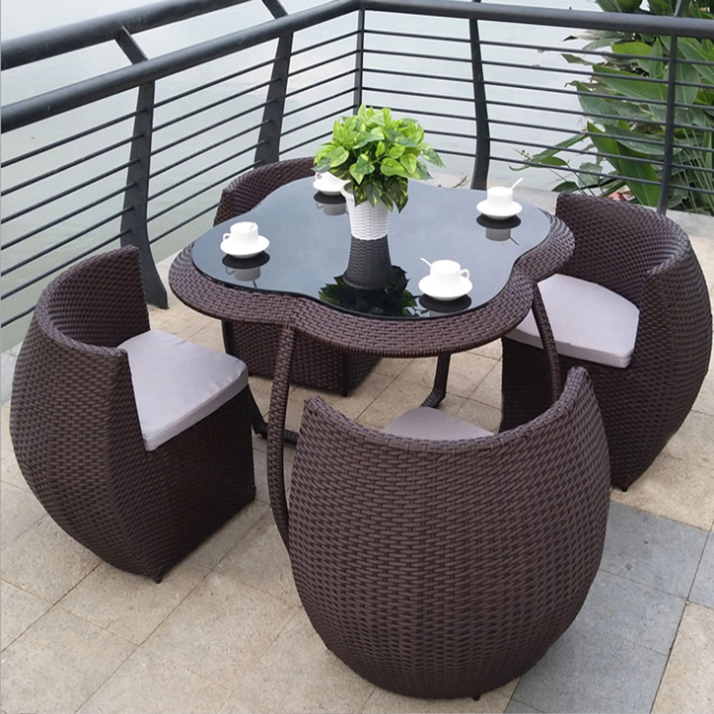 All'aperto ristorante sala da pranzo in metallo che si estende da tavolo e sedia set antiruggine alluminio patio mobili da esterno