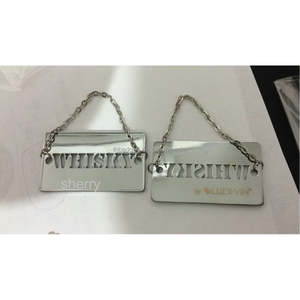 Etiquetas de pescoço vazadas de liga de zinco, <span class=keywords><strong>tag</strong></span> de metal brilhante para pendurar, com corrente, logotipo a laser, decanter de garrafa de vinho - Product Image 1