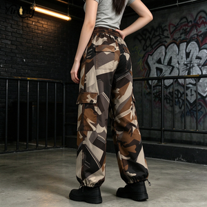 <span class=keywords><strong>Pantalon</strong></span> cargo vintage décontracté pour <span class=keywords><strong>femme</strong></span>, coupe bootcut, taille haute, imprimé camouflage feuilles forestières, avec plusieurs poches <span class=keywords><strong>à</strong></span> rabat, personnalisé par le fabricant - Product Image 2