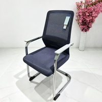 Chaise de bureau ergonomique confortable et économique avec coussin, chaise d'attente de bureau en maille à structure en acier