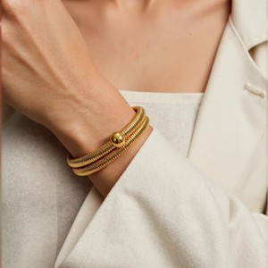 กำไลข้อมือแฟชั่น ปิดด้วยแม่เหล็ก ไทเทเนียมสตีล รูปทรงลูกบอล เครื่องประดับสำหรับทุกเพศ - Product Image 1