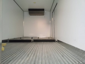 Camion frigorifique SINOTRUK HOWO 4X4, capacité de 4 à 7 tonnes - Product Image 6