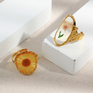 Set di Anelli Dreamshow Fashion con Smalto Colorato a Forma di Margherita e Ciliegia, Placcati in Oro 18k, Gioielli in Acciaio Inossidabile - Product Image 5