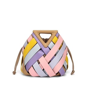 Elegante Bolso Tipo Cubo de Cuero Vegano Hecho a Mano para Mujer, con Diseño a Rayas, Cierre con Cordón, Portátil, Moderno, para Uso Diario y Viajes - Product Image 1