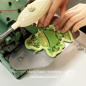 Bolsita Colgante Repelente de Mosquitos con Hoja de Arce Bordada, Colgante Antiguo de Oración y Paz, Wen Chuang Song Jin Semi-Mecánico - Product Image 3