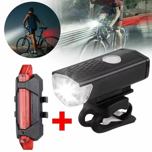 Accessoires universels pour vélo Lampe frontale à LED USB rechargeable Clip <span class=keywords><strong>sur</strong></span> le jeu de phares avant et arrière pour vélo - Product Image 1