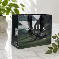 Sac en papier de haute qualité pour cadeaux et emballages de shopping, taille personnalisée, logo imprimé, poignée en corde et ruban, idéal pour les boutiques