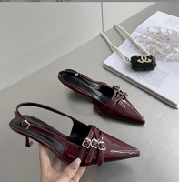 Sandales à talons fins bordeaux pour femmes, design spécial, talon bas, triple bride