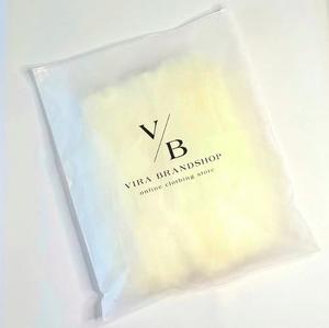 Sac à fermeture éclair en CPE biodégradable réutilisable pour l'emballage de vêtements pour bébés avec finition mate givrée personnalisée et utilisation de fourrure - Product Image 2