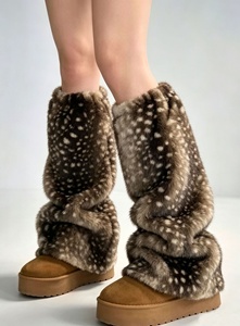 Scaldacollo Lunghi in Pelliccia Sintetica, Polsini e Maniche Cosplay per Spettacoli Teatrali Autunno Inverno, Coprigambe Morbidi con Motivo Cervo, Coprigambe Pelosi per Stivali e Ginocchia - Product Image 4