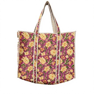 Sac fourre-tout en coton imprimé à la main en Inde, taille 18x18 pouces environ, sac de marché en coton matelassé, tissu de qualité supérieure - Product Image 1