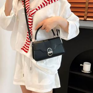 Bolso de Plumas Hecho a Mano con Cuentas, Bolso de Mano de Plumas de Moda para Cena de Otoño - Product Image 3
