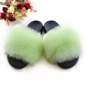 Pantoufles en fausse <span class=keywords><strong>fourrure</strong></span> végétaliennes pour femmes Pantoufles floues Sandales moelleuses à bout ouvert Pantoufles intérieures et extérieures - Product Image 3